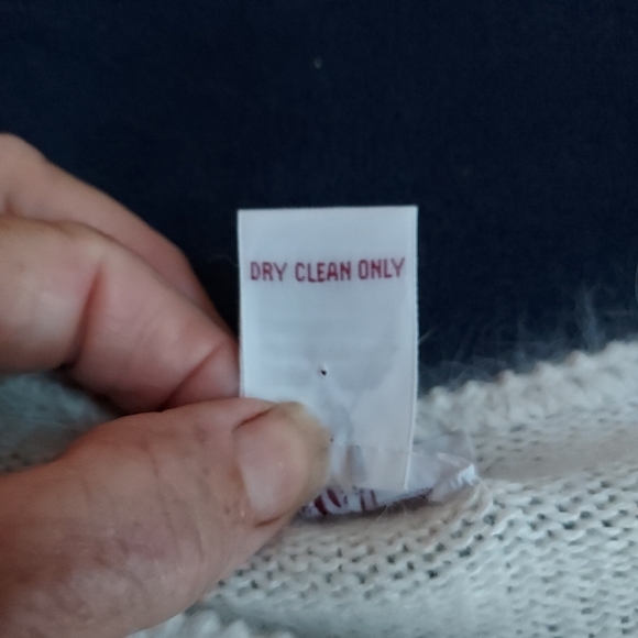 Vintage Ladies Shapely Knits Ivory Beaded Applique Angora/Silk Blend Sweater Med - Picture 4 of 10